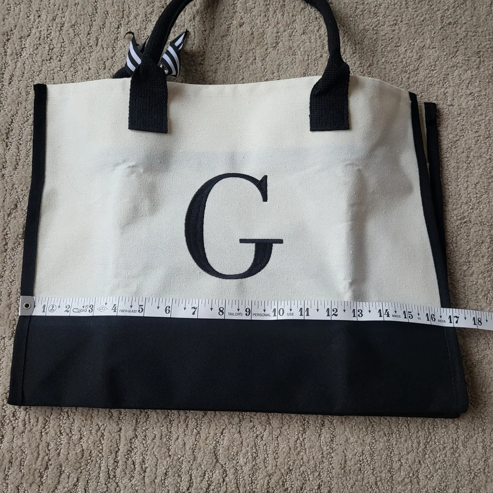 Women’s BeeGreen Embroidery Monogram Tote Bag – Initial “G” – Black & White –NWT